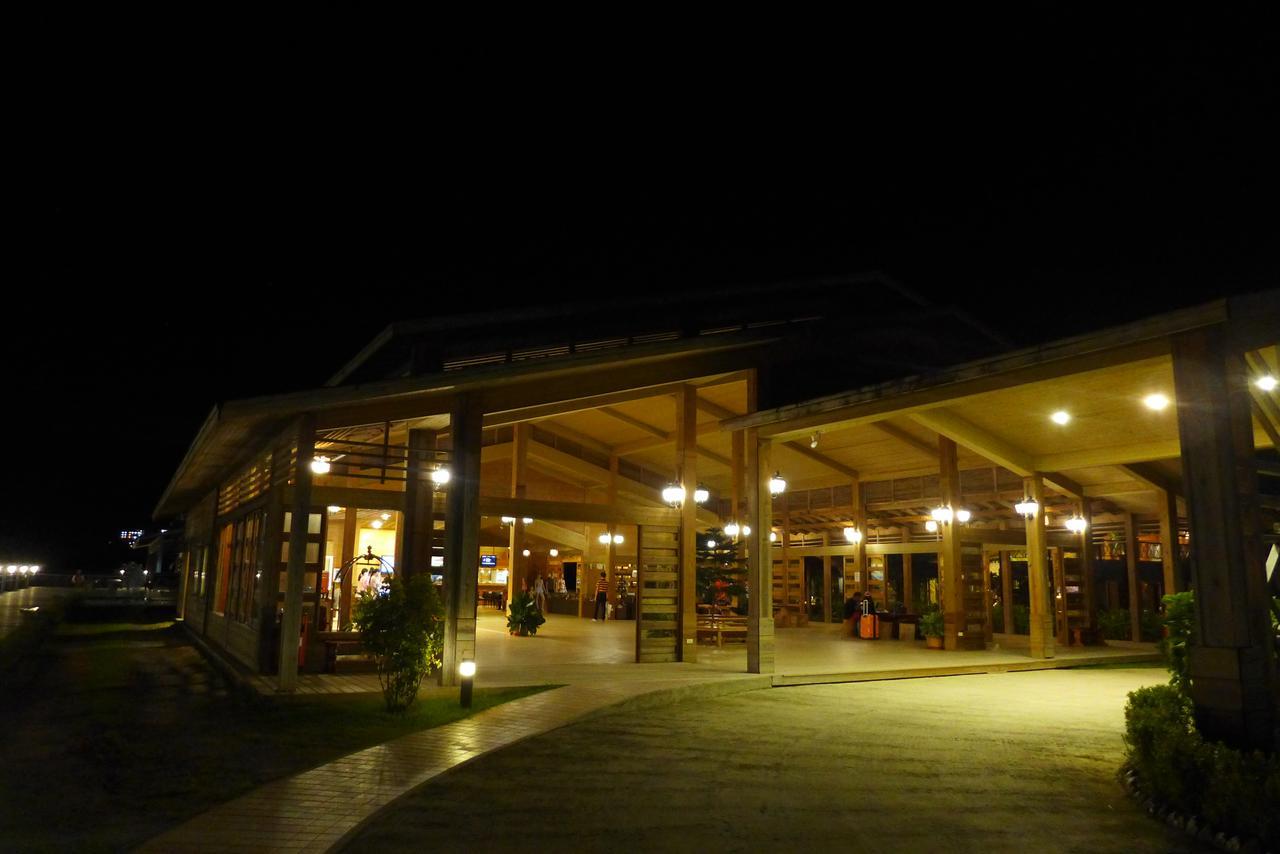 Island Paradise Resort Club โครอร์ ภายนอก รูปภาพ